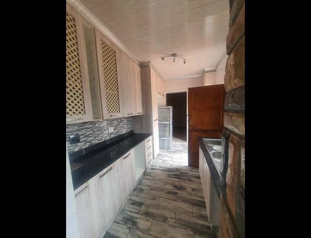 4 BEDROOM PROPERTY TO RENT IN BIRCH ACRES